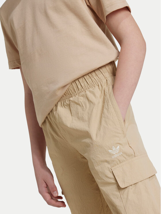 adidas adidas Pantaloni trening IX7620 Bej Regular Fit