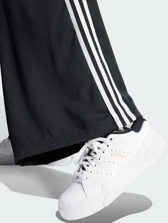 adidas adidas Spodnie dresowe 127451 Czarny Loose Fit