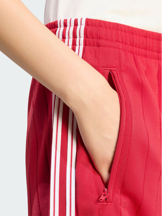 adidas adidas Szorty sportowe PINSTRIPE FIREBIRD Czerwony Loose Fit