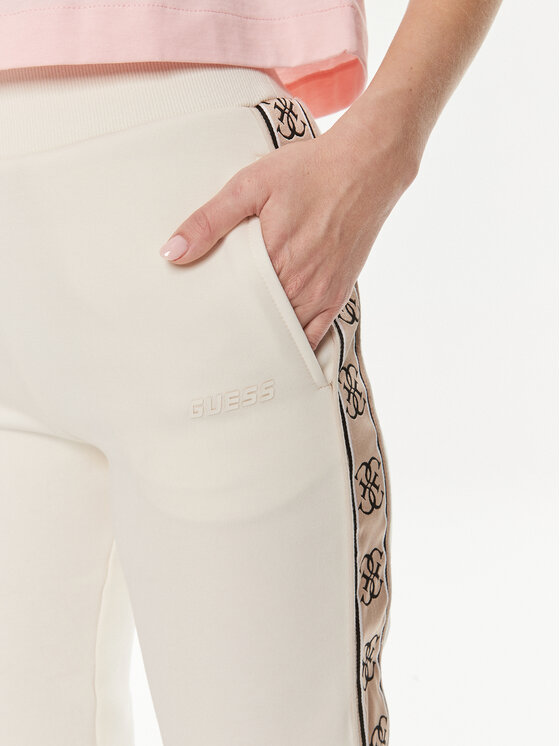 Guess Guess Spodnie dresowe Britney V2YB15 KB3P2 Écru Regular Fit