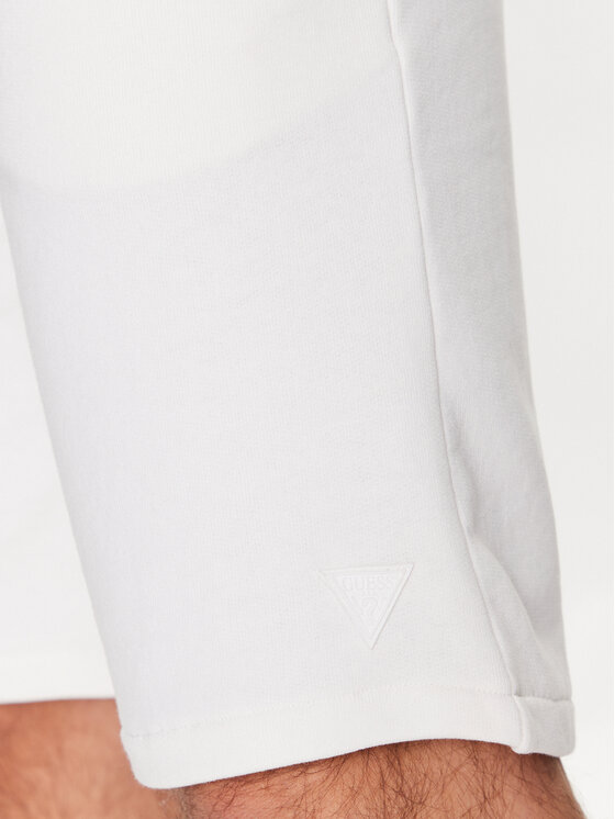 Guess Guess Szorty sportowe Aldwin Z2YD04 KAIJ1 Biały Slim Fit