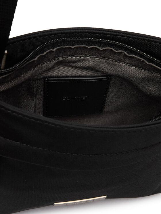 Calvin Klein Calvin Klein Crossover torbica Sleek Slim Flatpack LV04D3234G Crna