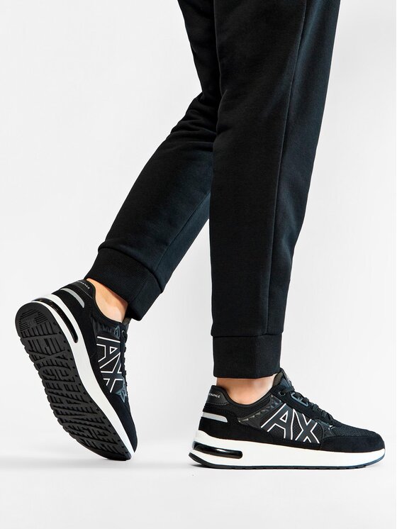 Armani Exchange Armani Exchange Laisvalaikio batai XUX090 XV276 00002 Juoda