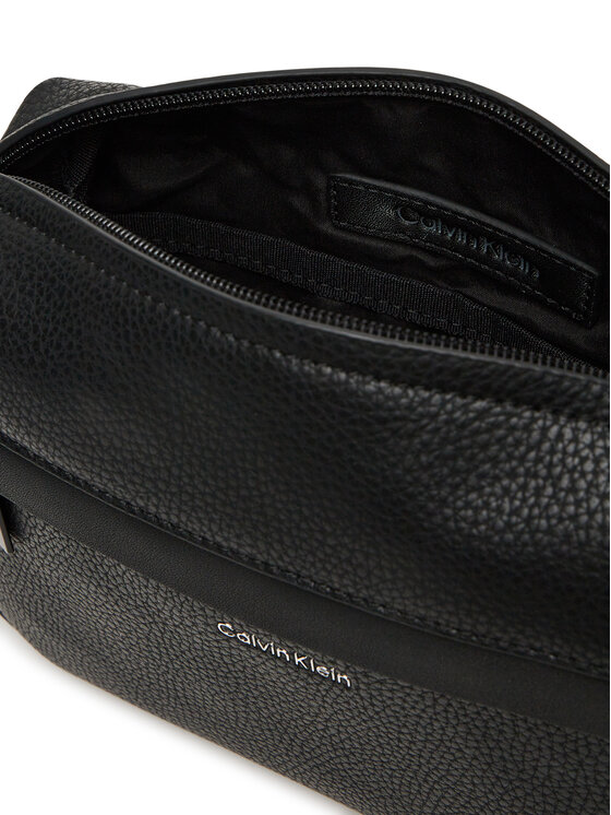 Calvin Klein Calvin Klein Taška cez rameno Ck Must Camera Bag LV04D3084G Čierna