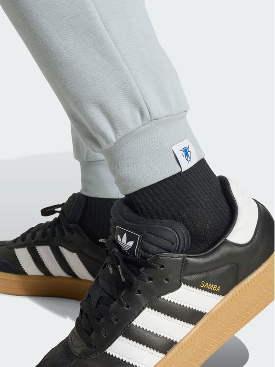 adidas adidas Spodnie materiałowe 157837 Szary Regular Fit