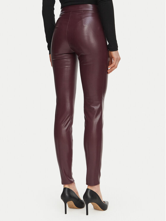 Guess Guess Spodnie z imitacji skóry W4BB18 WGIK0 Bordowy Regular Fit