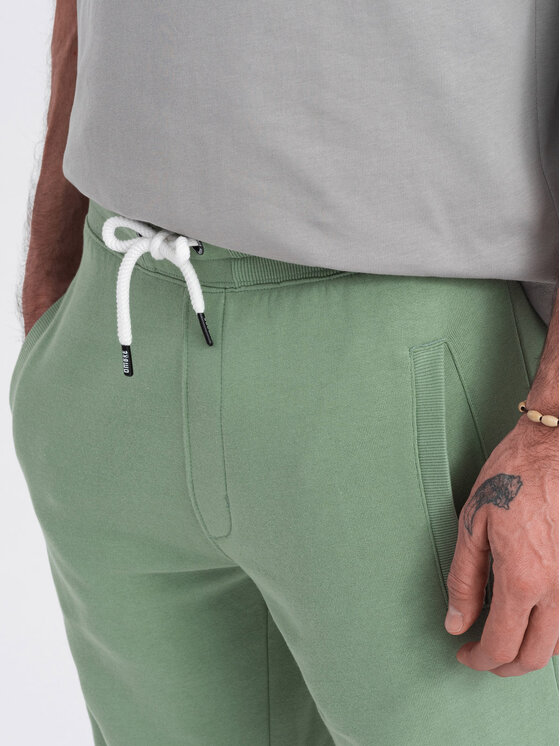 Ombre Ombre Šortky z materiálu OM-SRBS-0139 Zelená Regular Fit