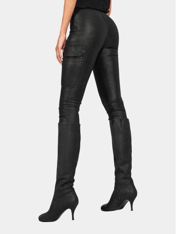MADE BY SOCIETY MADE BY SOCIETY Spodnie materiałowe KINETIC BOX Pants - P27888 Czarny Basic Fit