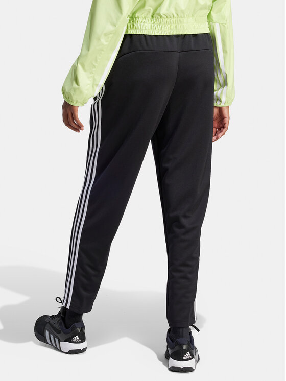 adidas adidas Teplákové nohavice Train Essentials HZ5646 Čierna Loose Fit