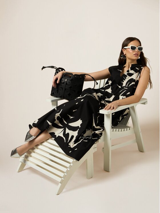 Oltre Oltre Abito da sera 7108R104806N0Z3 Nero Flared Fit