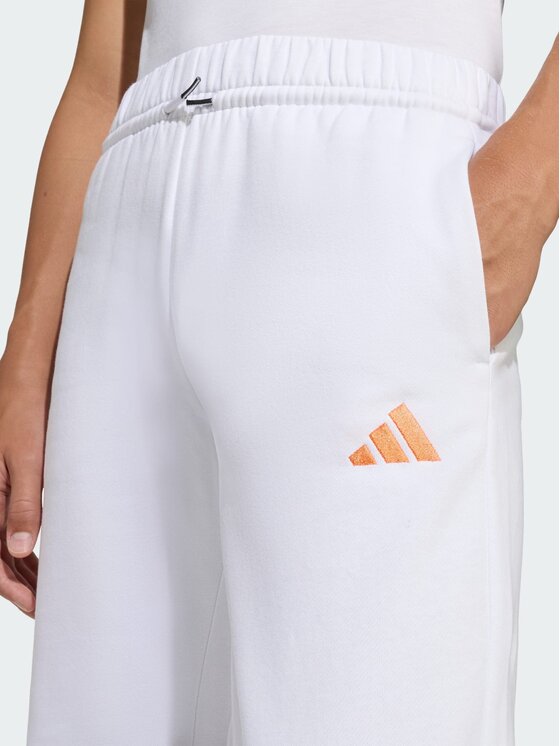 adidas adidas Spodnie materiałowe 152271 Biały Regular Fit