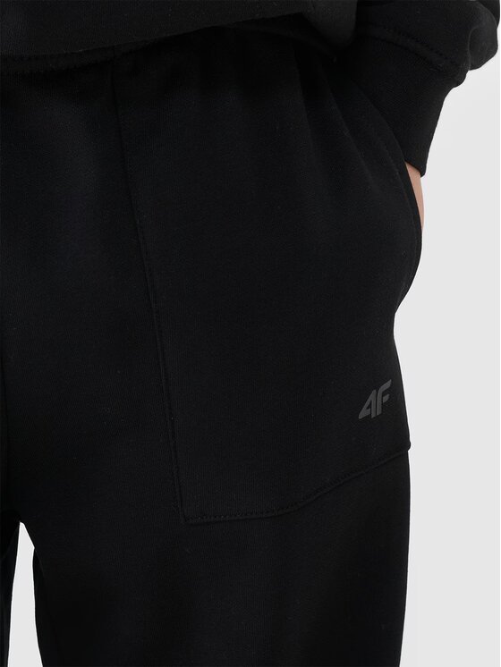 4F 4F Pantaloni da tuta 4FJRSS25TTROM1340-20S Nero Regular Fit