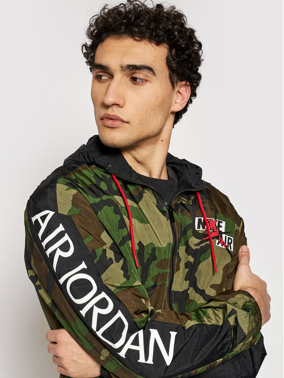 Nike Nike Преходно яке Air Jordan Jumpman Classics Windbreaker Camo CU2030 Зелен Standard Fit