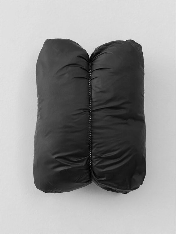 4F 4F Vatovaná bunda 4FWSS24TDJAF427-21S Čierna Regular Fit