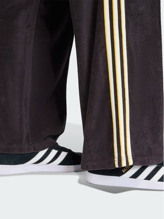 adidas adidas Spodnie dresowe 159075 Czarny Loose Fit