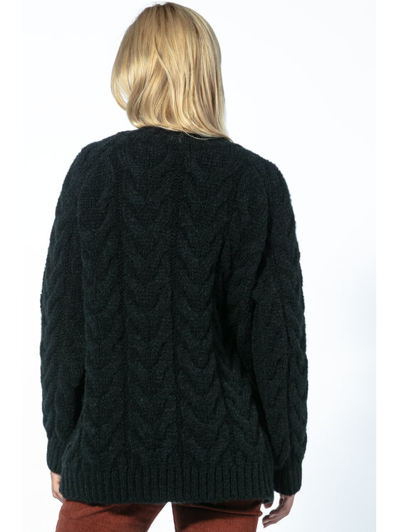 Fobya Fobya Sweter Ciepły sweter z dekoltem splot warkocze F1747 Czarny Classic Fit