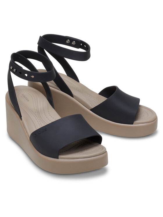 Crocs Crocs Sandále Brooklyn Ankle Strap Wedge 209406 Čierna