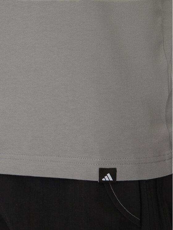 adidas adidas Тишърт Lounge Slides Graphic Pocket JC5284 Сив Regular Fit