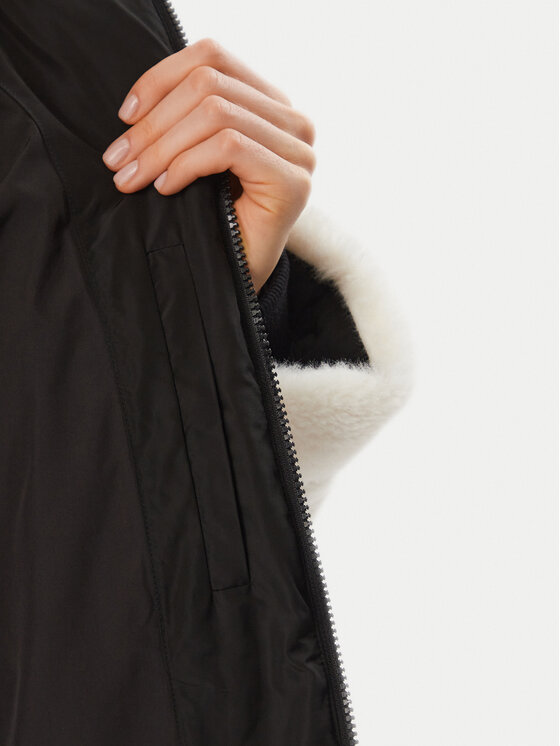 KARL LAGERFELD KARL LAGERFELD Kurtka zimowa B4W15004 Czarny Regular Fit