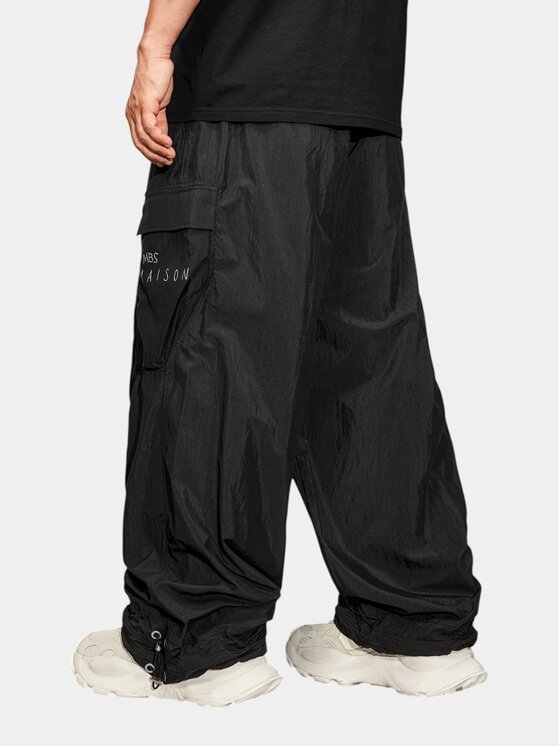 MADE BY SOCIETY MADE BY SOCIETY Spodnie materiałowe THANE - P17796 Czarny Basic Fit