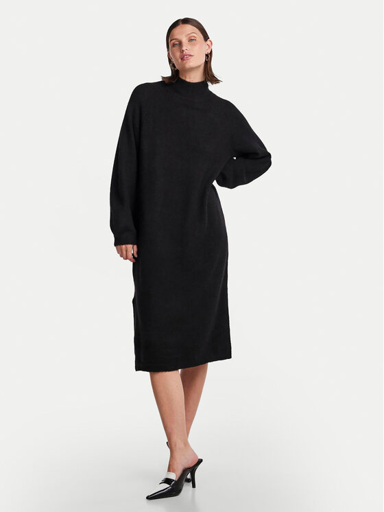 YAS YAS Úpletové šaty Balis 26030704 Černá Loose Fit