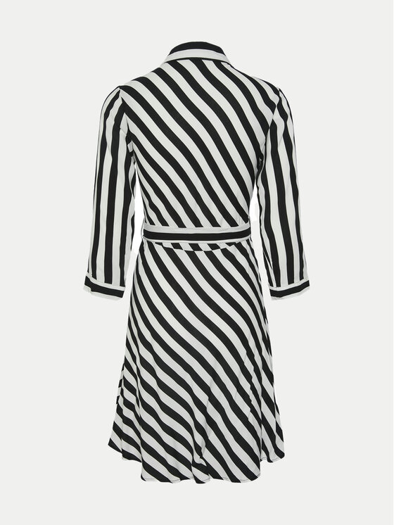 YAS YAS Marškinių tipo suknelė Savanna 26030247 Juoda Loose Fit