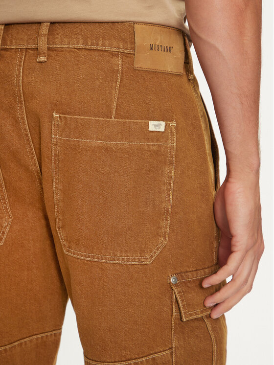 Mustang Mustang Pantaloni di tessuto Toledo 1015529 Marrone Loose Fit