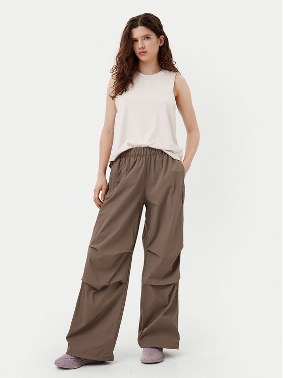 adidas adidas Spodnie dresowe Essentials Ripstop JD0783 Beżowy Loose Fit