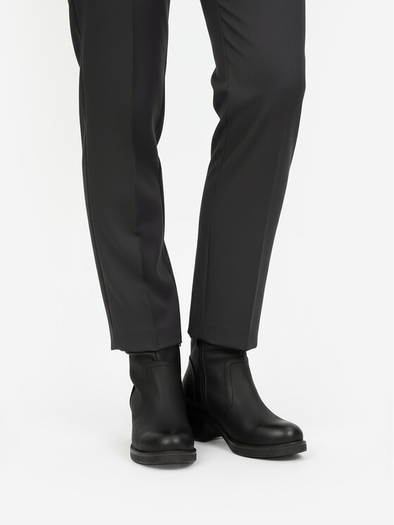 Clara Barson Clara Barson Saapad CEO-KAIA WS6183-10 Must