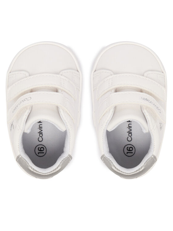 Calvin Klein Calvin Klein Mehki čeveljčki za dojenčke V0A9-83201-1582 Bela