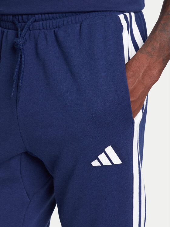 adidas adidas Spodnie dresowe Essential 3-Stripes JD1878 Niebieski Regular Fit