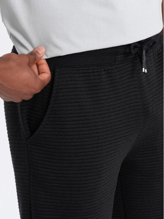Ombre Ombre Šortky z materiálu OM-SRSK-0150 Černá Regular Fit