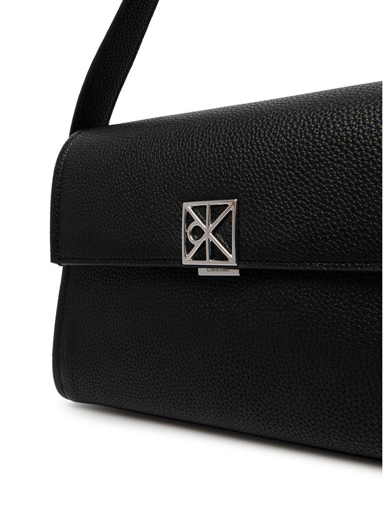 Calvin Klein Calvin Klein Handtasche Emblem Hw Pebble Shoulder Bag 25 LV04F3425G Schwarz