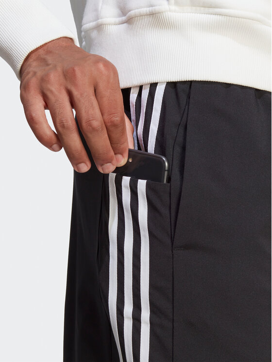 adidas adidas Športové kraťasy AEROREADY Essentials Chelsea 3-Stripes Shorts IC1484 Čierna Regular Fit