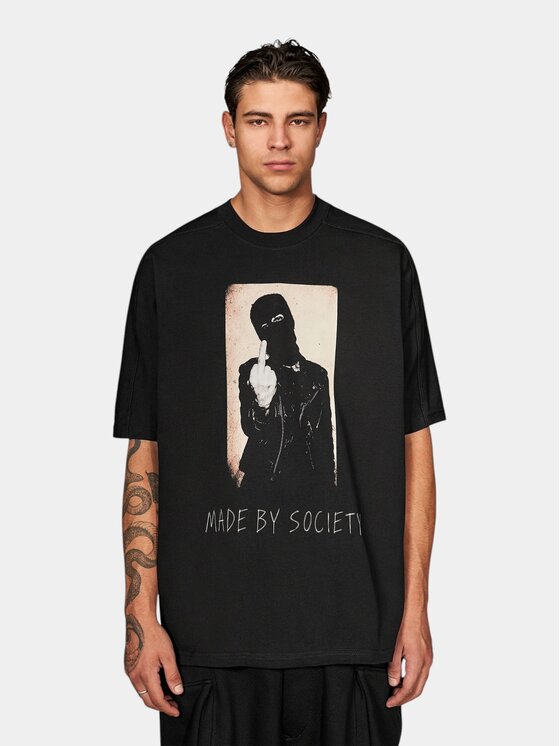 MADE BY SOCIETY MADE BY SOCIETY T-Shirt Silent Form - T17847 Czarny Basic Fit