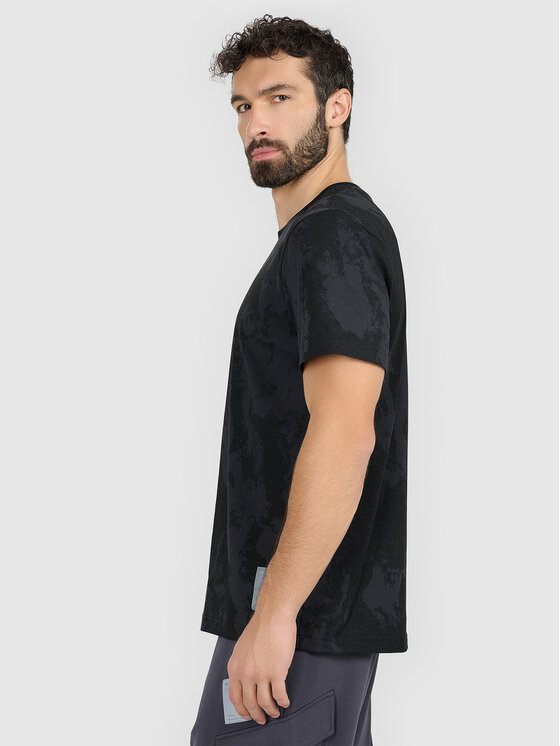 4F 4F T-Shirt BRIGHT TRACK Czarny Regular Fit