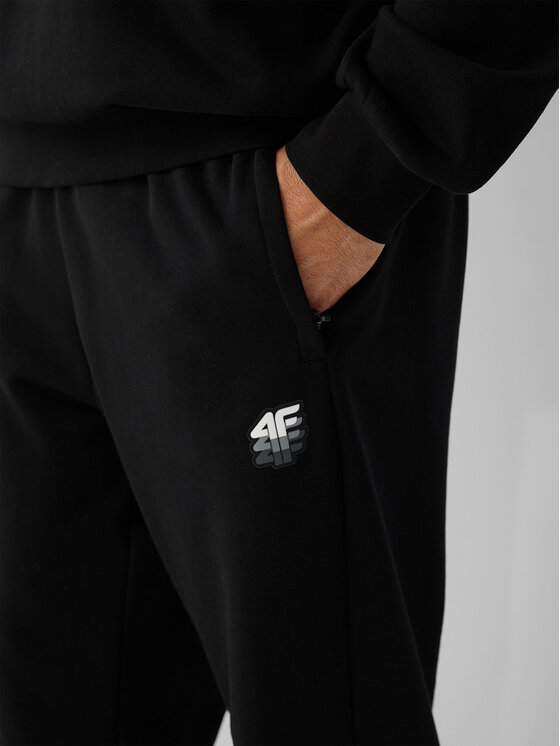 4F 4F Spodnie dresowe IRON MODE Czarny Regular Fit