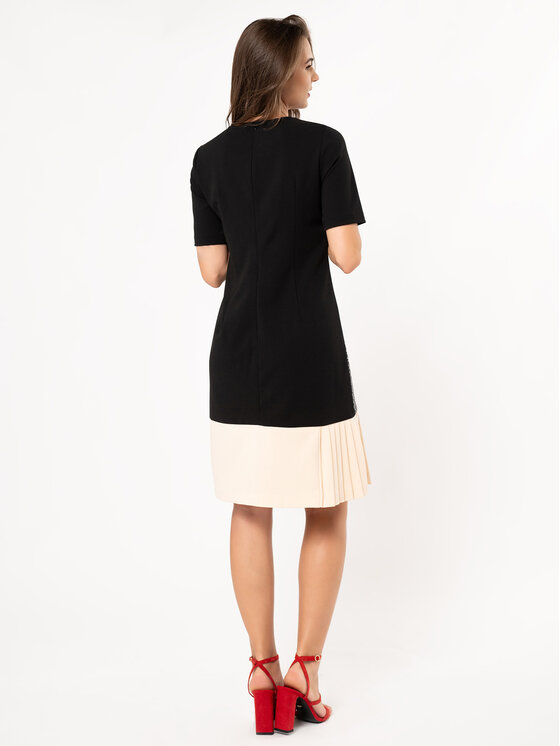 QUIOSQUE QUIOSQUE Každodenné šaty QUIOSQUE 4NC026229 Čierna Regular Fit