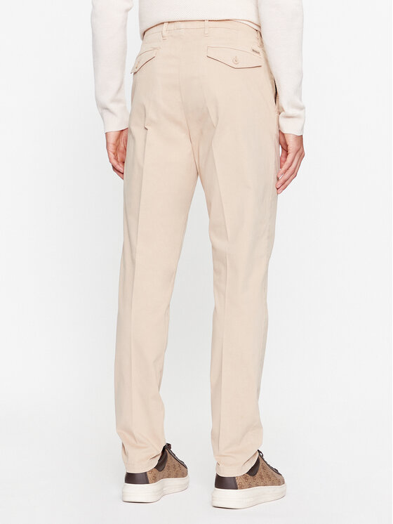 Guess Guess Spodnie materiałowe Noah M3BB27 WFPMA Beżowy Slim Fit