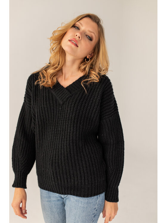 Entelier Entelier Sweter z dekoltem Czarny Oversize