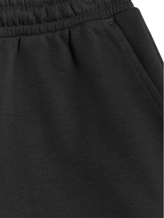 4F 4F Szorty sportowe BASIC+ Czarny Oversize