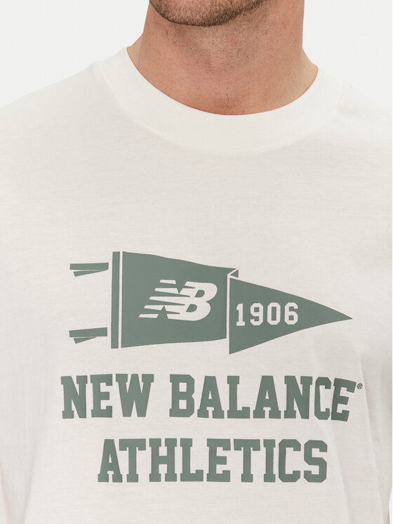 New Balance New Balance Marškinėliai MT51924 Balta Relaxed Fit