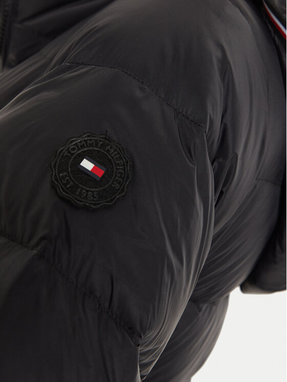 Tommy Hilfiger Tommy Hilfiger Pehelykabát WW0WW43118 Fekete Relaxed Fit