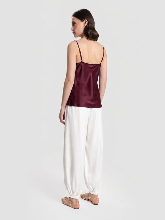 Cat&Cat Cat&Cat Top jedwabny z dekoltem woda Bordó Regular Fit