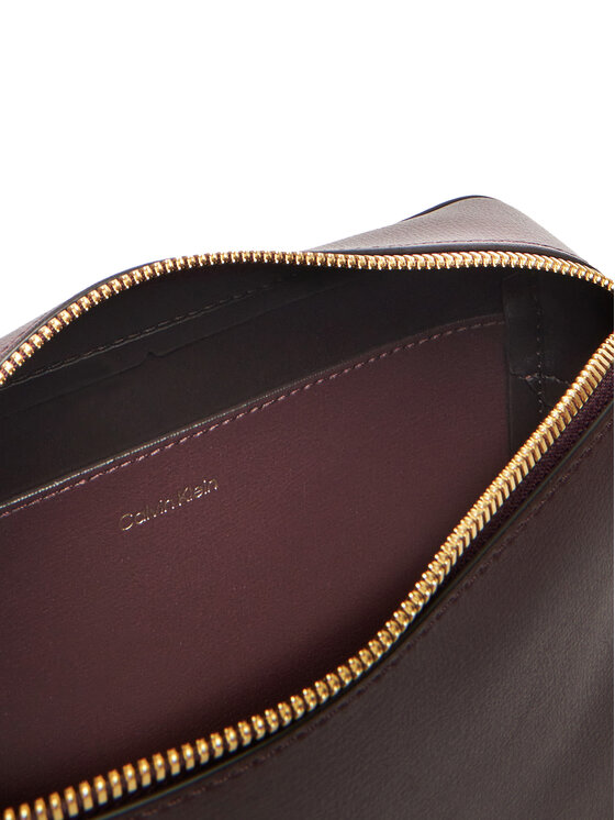 Calvin Klein Calvin Klein Torebka Foil Logo Elongated Camera Bag LV04F3276G Bordowy