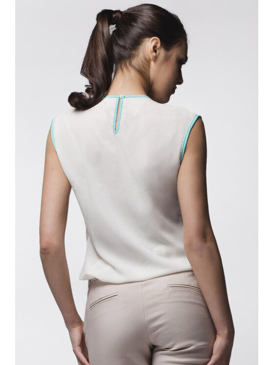 Awama Awama Bluzka A024 Écru Basic Fit