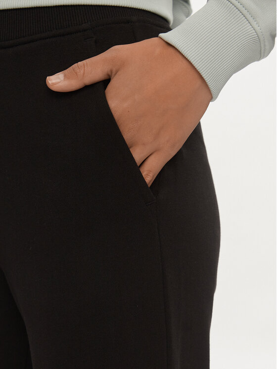 Calvin Klein Jeans Calvin Klein Jeans Spodnie dresowe Diffused Monologo J20J223422 Czarny Regular Fit