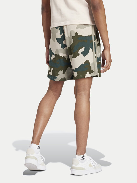 adidas adidas Sportske kratke hlače Seasonal Essentials Camouflage IV7382 Zelena Regular Fit