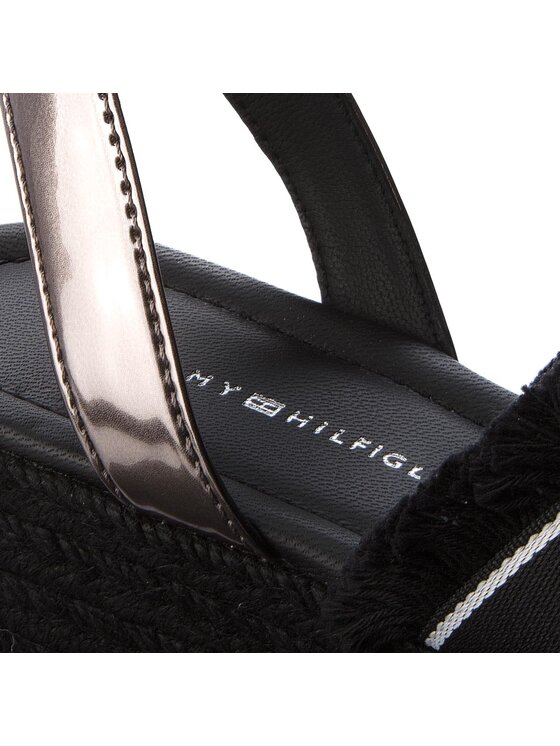 Tommy hilfiger shiny metallic deals flatform sandal