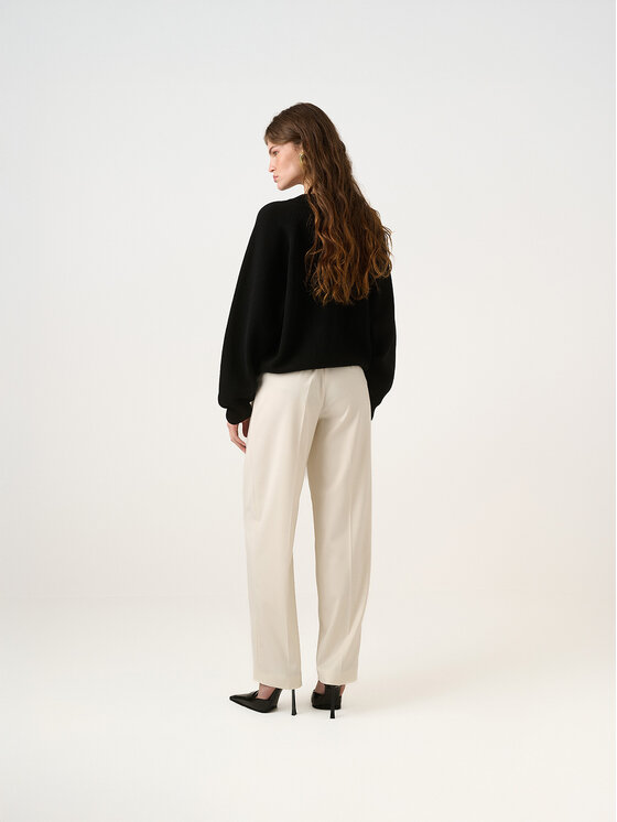 La Mania La Mania Sweter CURTSY Czarny Classic Fit